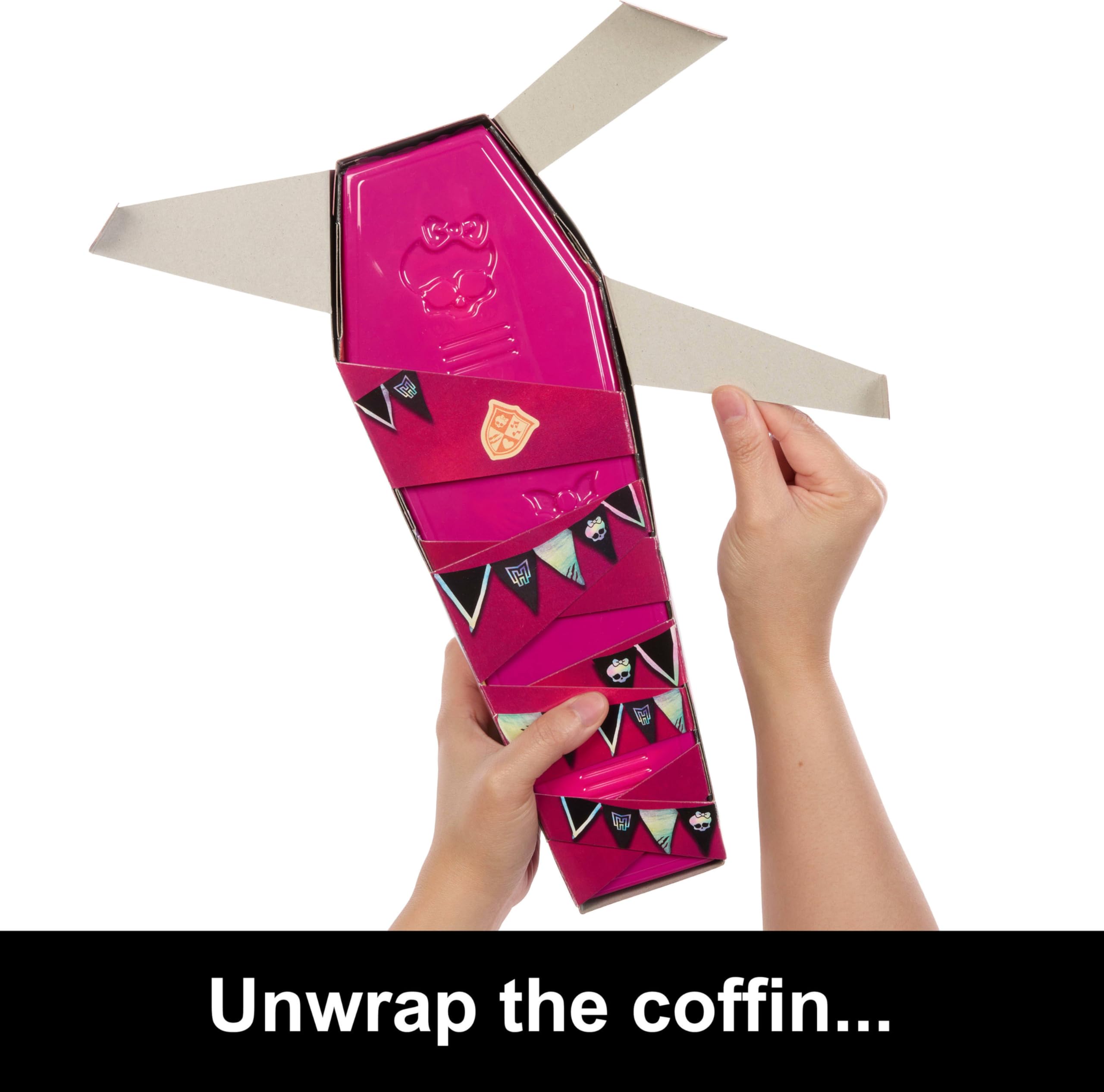 Monster High Buried Secrets Cozy Creepover Doll with Accessories (HYV64)