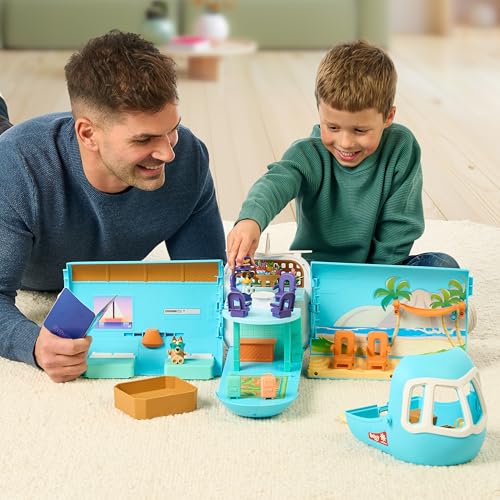 Bluey 3-in-1 Transforming Plane Playset - Transforms to Resort & Boat | 15 Pieces
