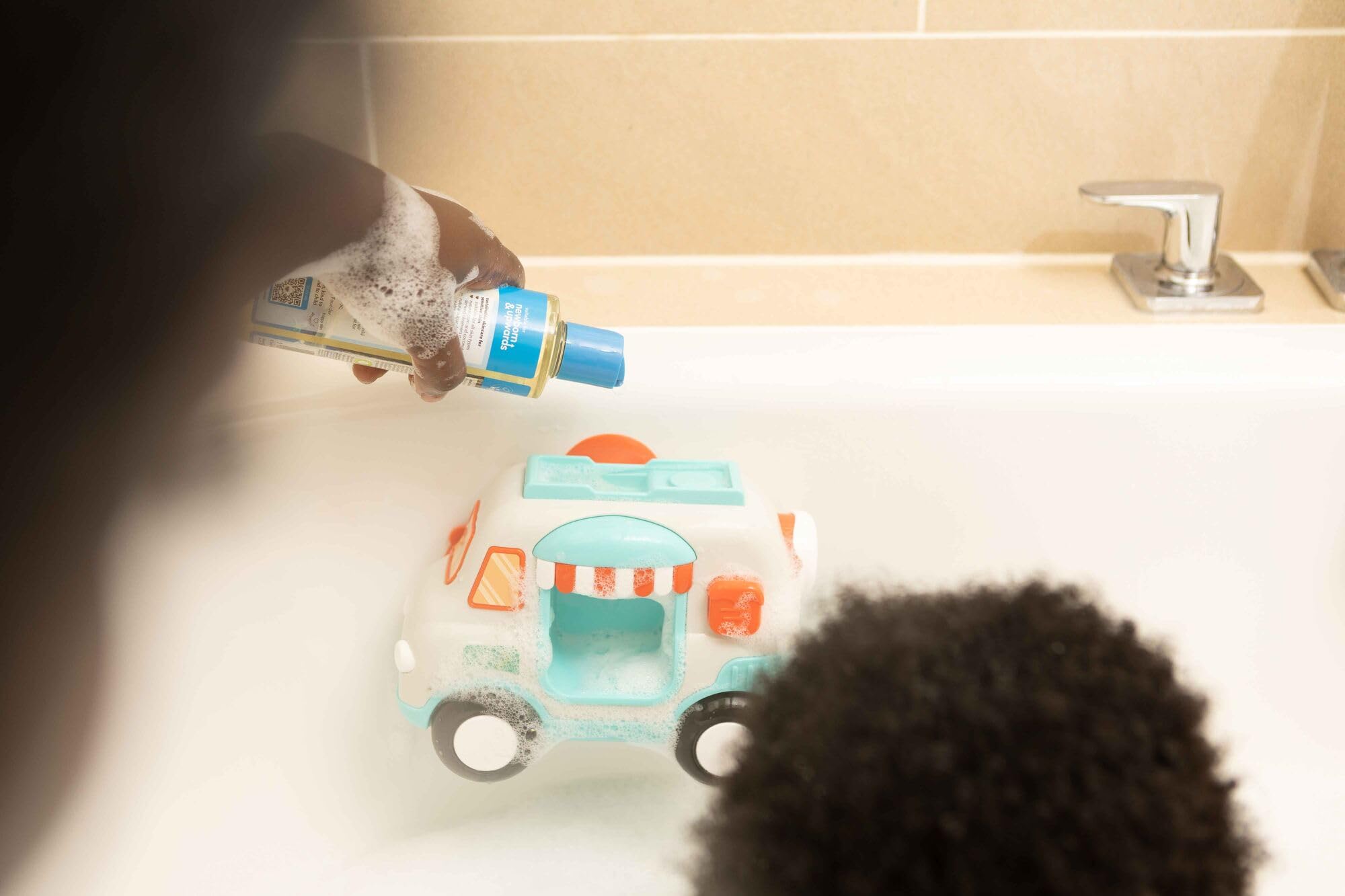 Nuby Ice Cream Shop Bubble Machine Bath Toy - Suction Cups | 2 Cones Included 3