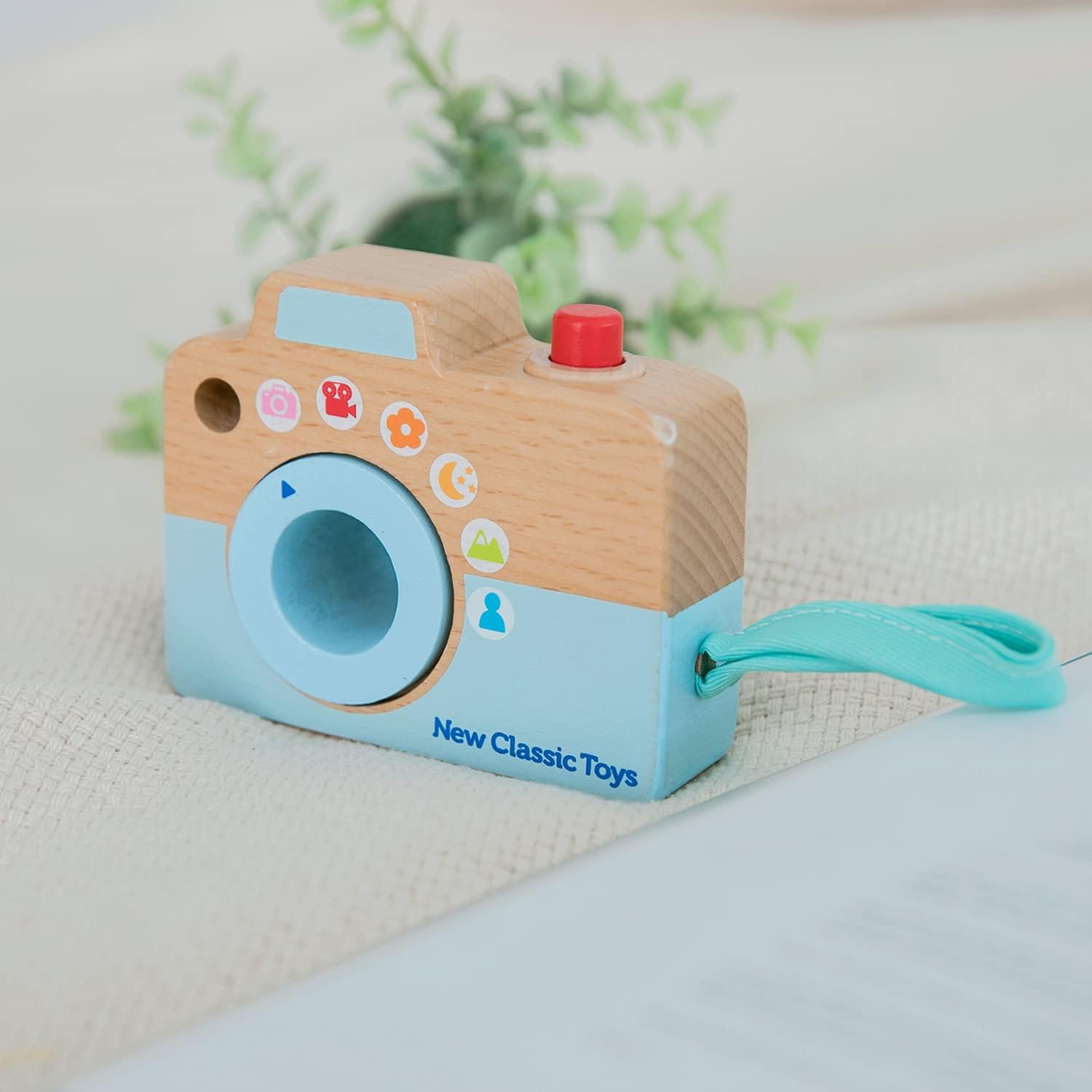 New Classic Toys Wooden Camera - Educational Color Perception Toy for Toddlers 18 Months+ 3