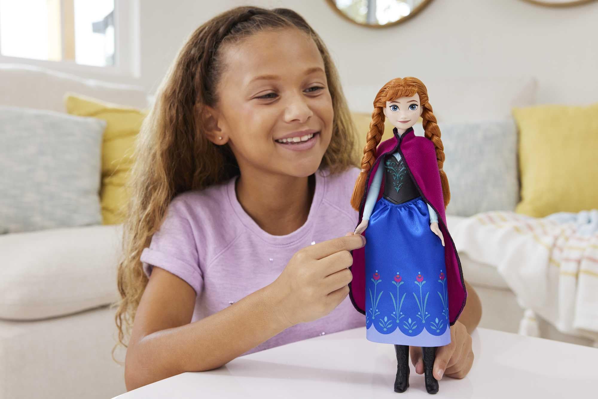 Mattel Disney Princess Dolls, Anna Posable Fashion Doll with Signature Clothing and Accessories, Disney's Frozen Movie Toys, HLW49