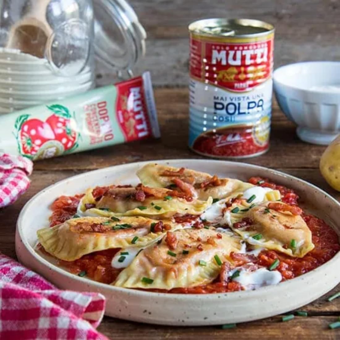 Mutti - Finely Chopped Tomatoes (400g) 13