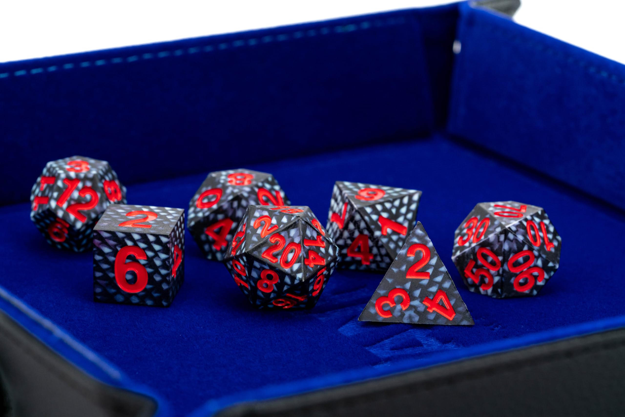 Metallic Dice Games Dragon Storm Black Dragon Scales Liquid Core Dice Set 5