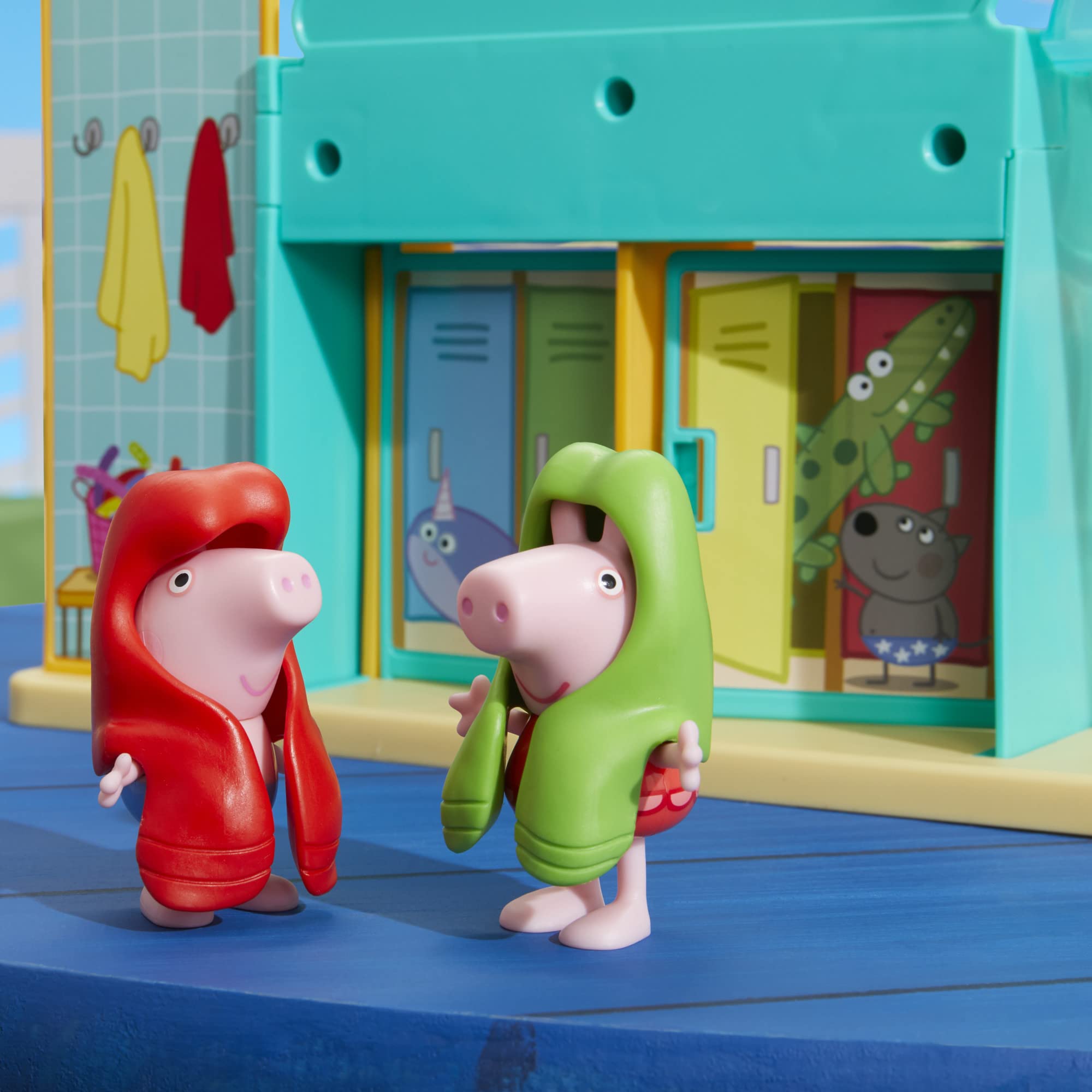 Peppa Pig Waterpark Playset - 2-Sided Playset with Figures & Accessories for 3+ 11
