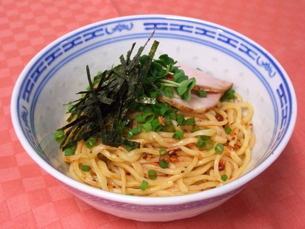 Momoya Taberu La Yu Spicy Chili Oil, 110g 8