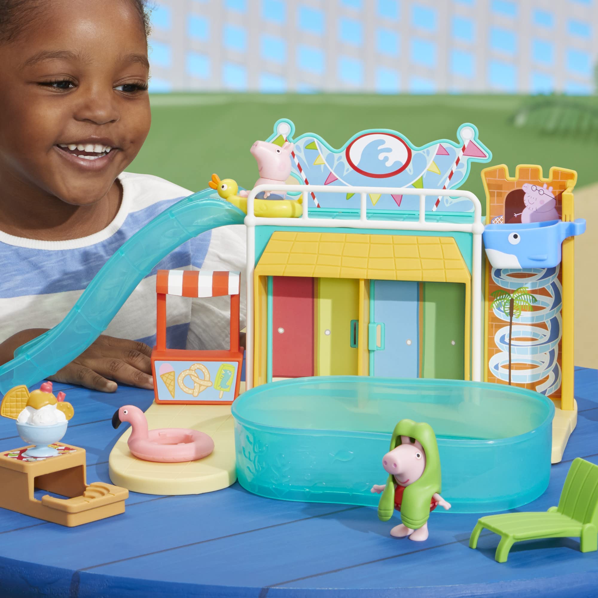 Peppa Pig Waterpark Playset - 2-Sided Playset with Figures & Accessories for 3+ 8
