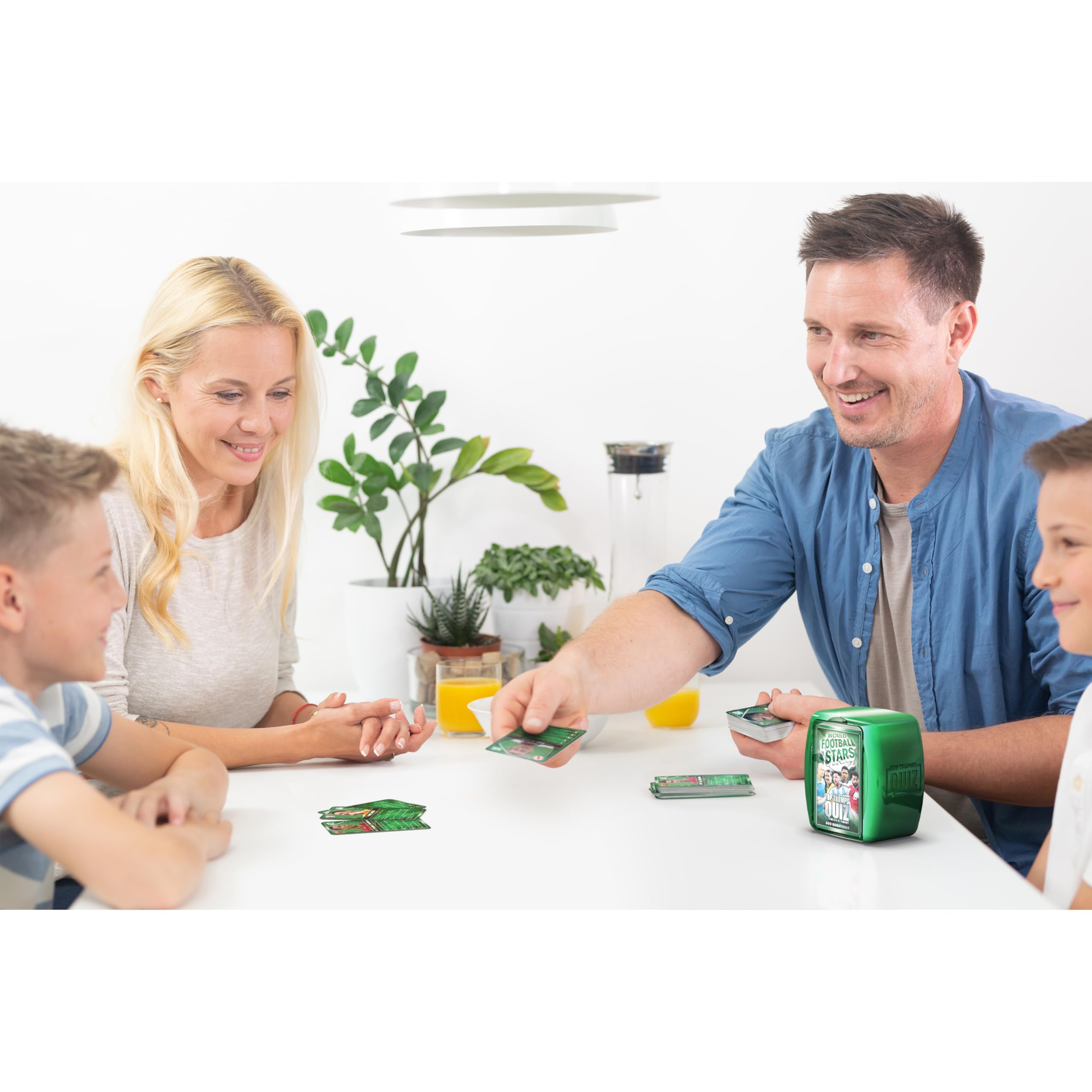 Top Trumps World Football Stars Quiz Travel Game Card Game