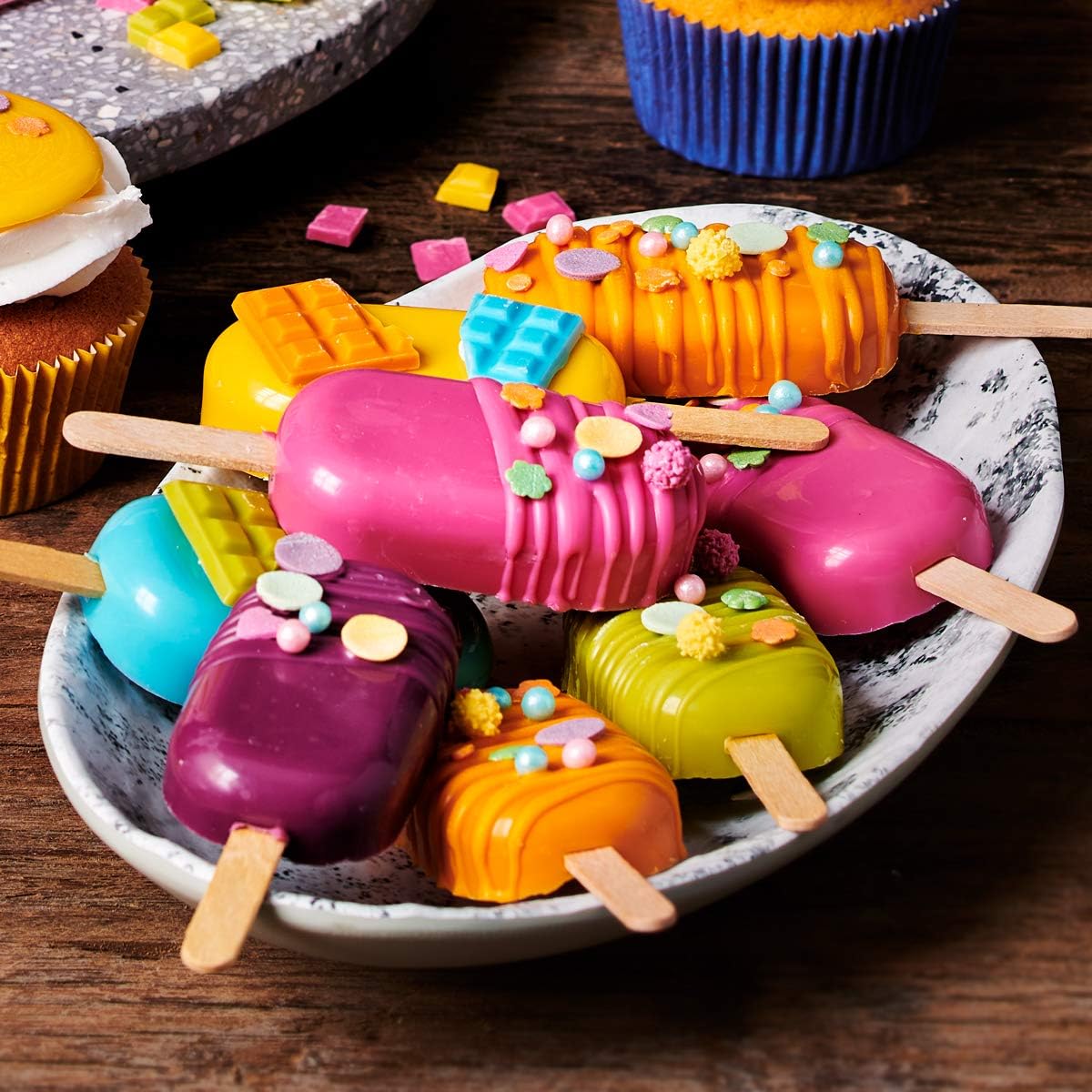 FunCakes Deco Melts White - Dip, Drip, Drizzle & Decorate Baking Melts 7