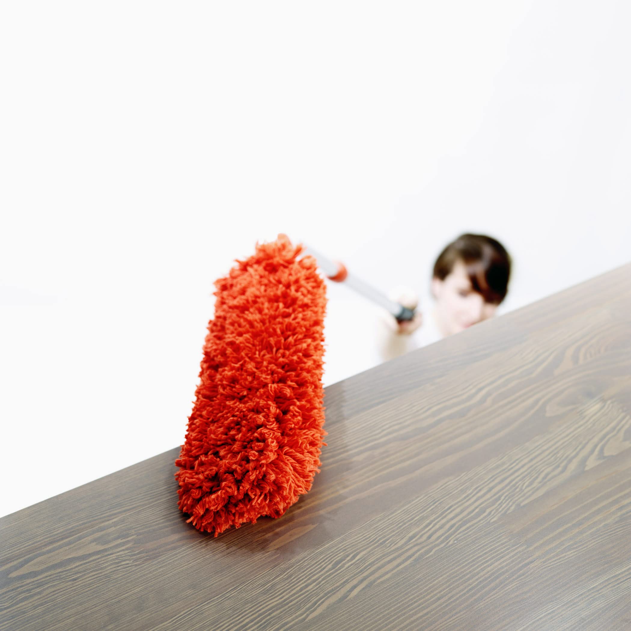 OXO Good Grips Extendable Microfibre Duster - Extends to 137 cm | 270° Rotating Head | Machine Washable 7