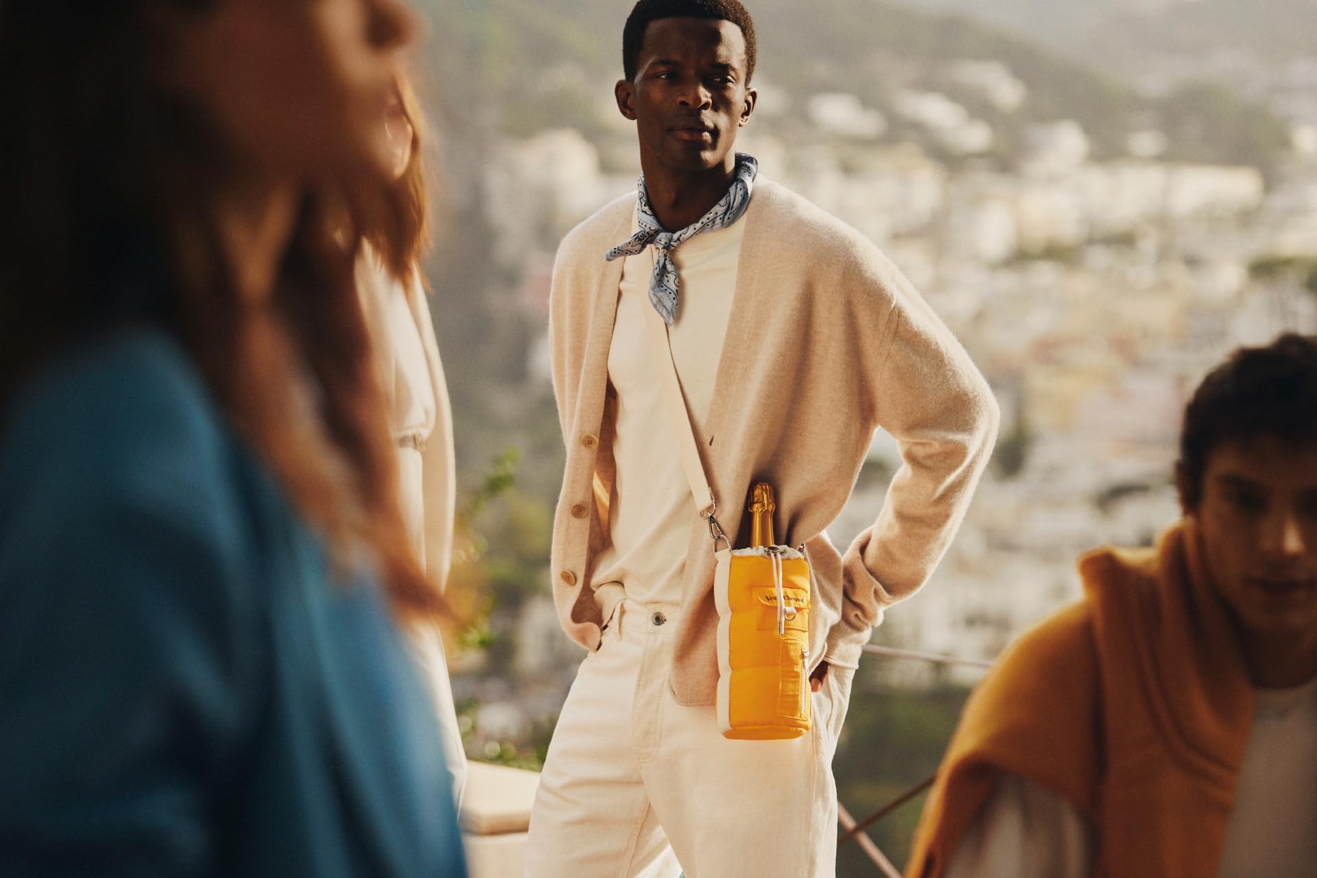 Veuve Clicquot - Yellow Label Brut Champagne with Puffy Bottle Holder (75cl) 3