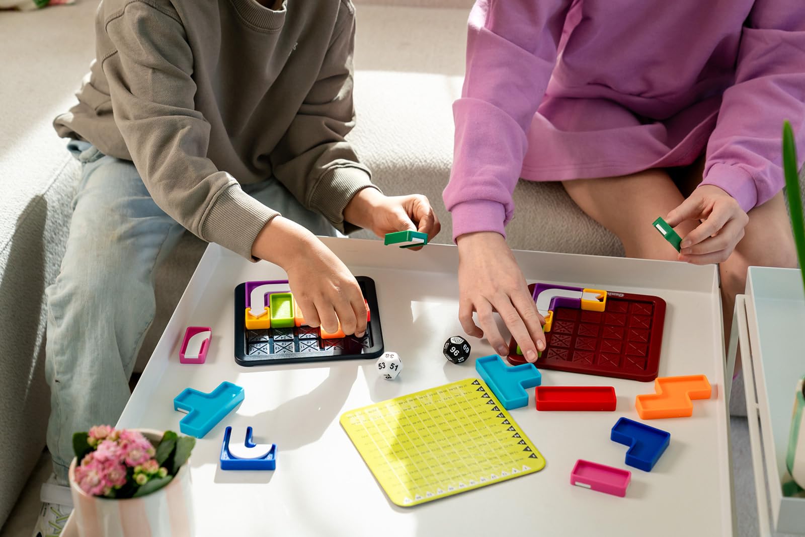 SmartGames Genius Connection - 2 Player Battle Puzzle Game, Ages 8+