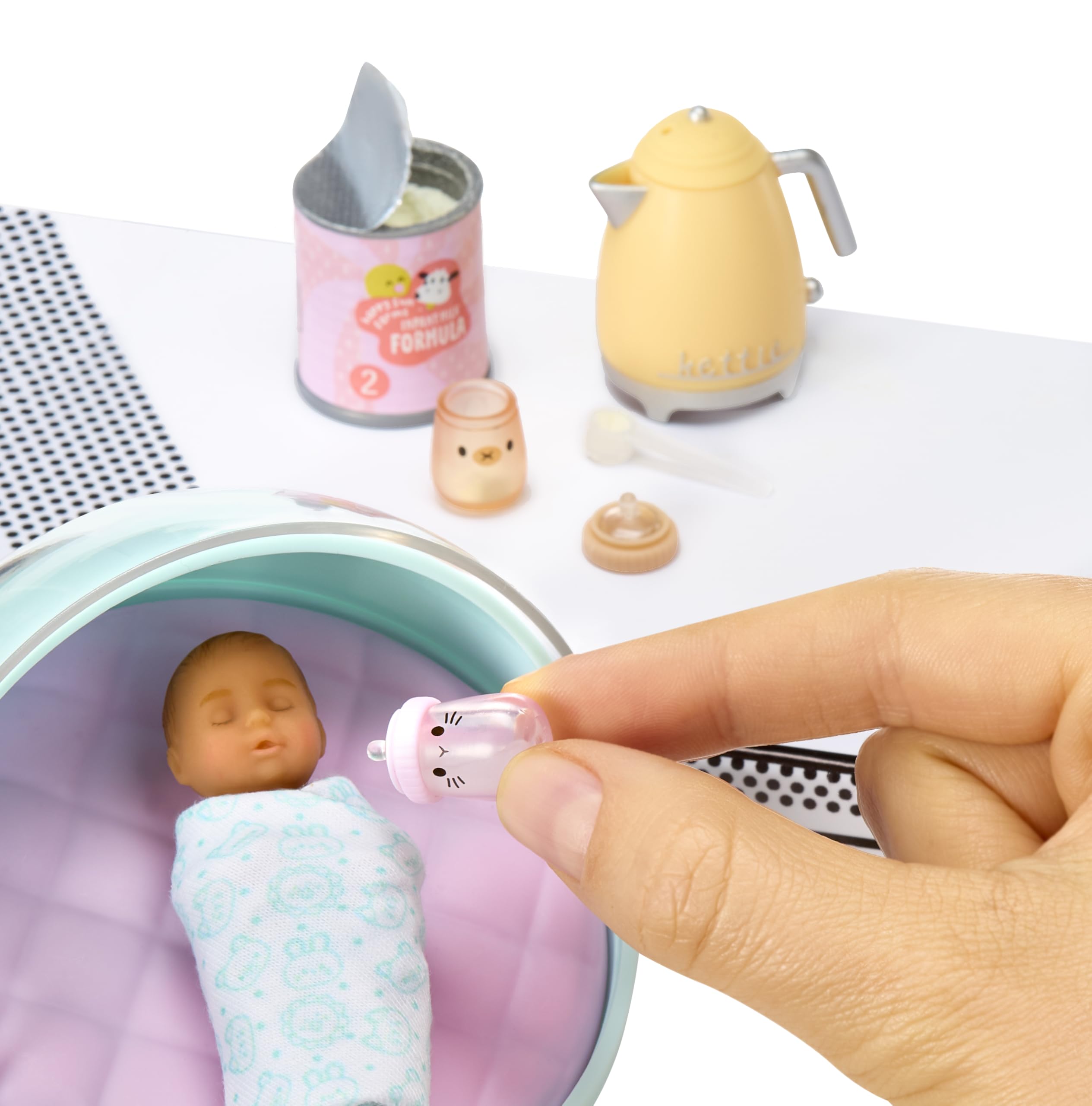 MGA's Miniverse Make It Mini Baby Food - Mini Collectible Playset for Kids 9