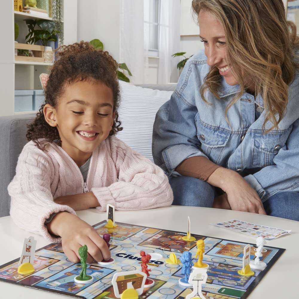 Hasbro Gaming Cluedo Junior Board Game, 2-in-1 Detective Game for Kids 4+ Years, Double-Sided Gameboard for 2-6 Players 8