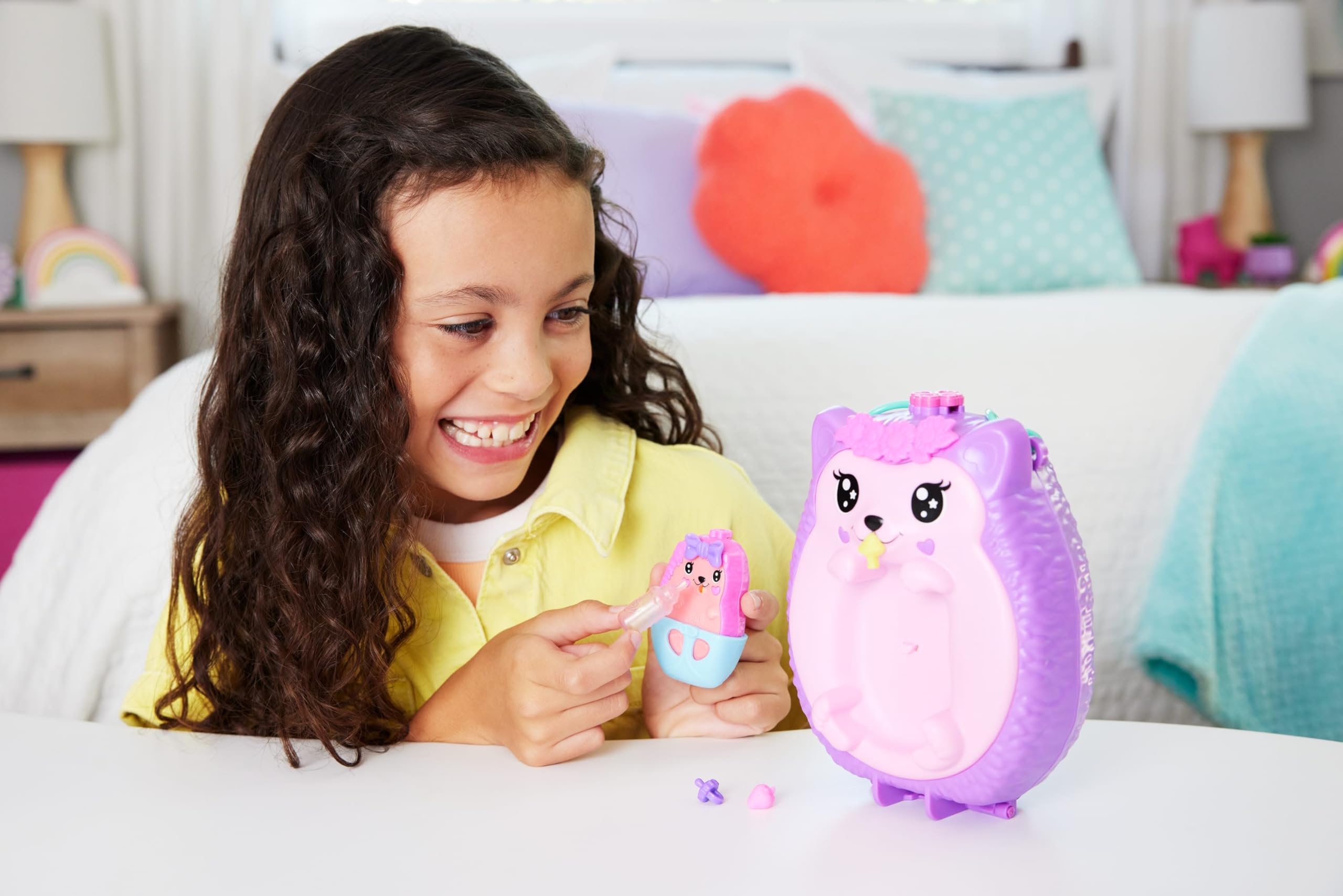 Polly Pocket 2-in-1 Travel Toy with 2 Micro Dolls and 16 Accessories, Hedgehog Purse Playset JBJ91 2