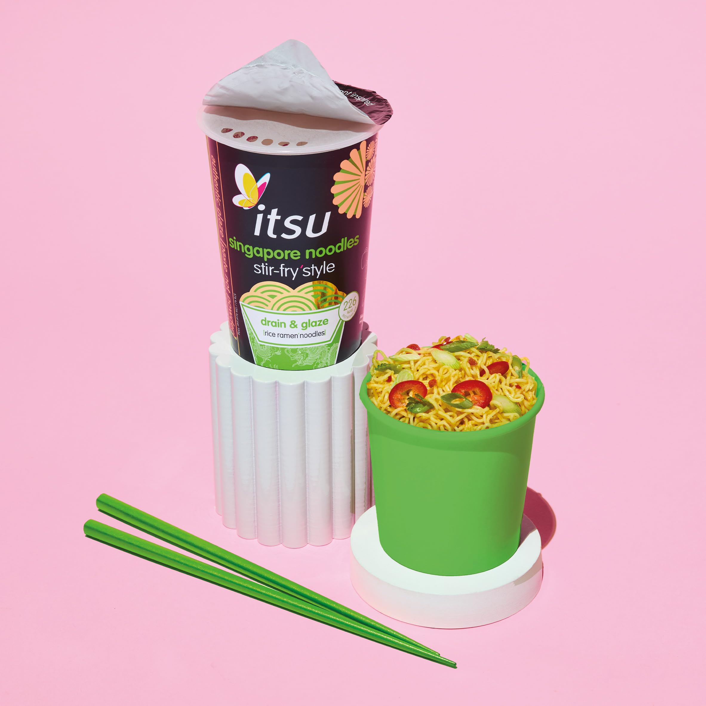 Itsu Singapore Stir Fry Style Noodles 79g | Instant Noodles Multipack Pots | Air-Dried Rice Ramen with Curry Glaze | Pack of 6