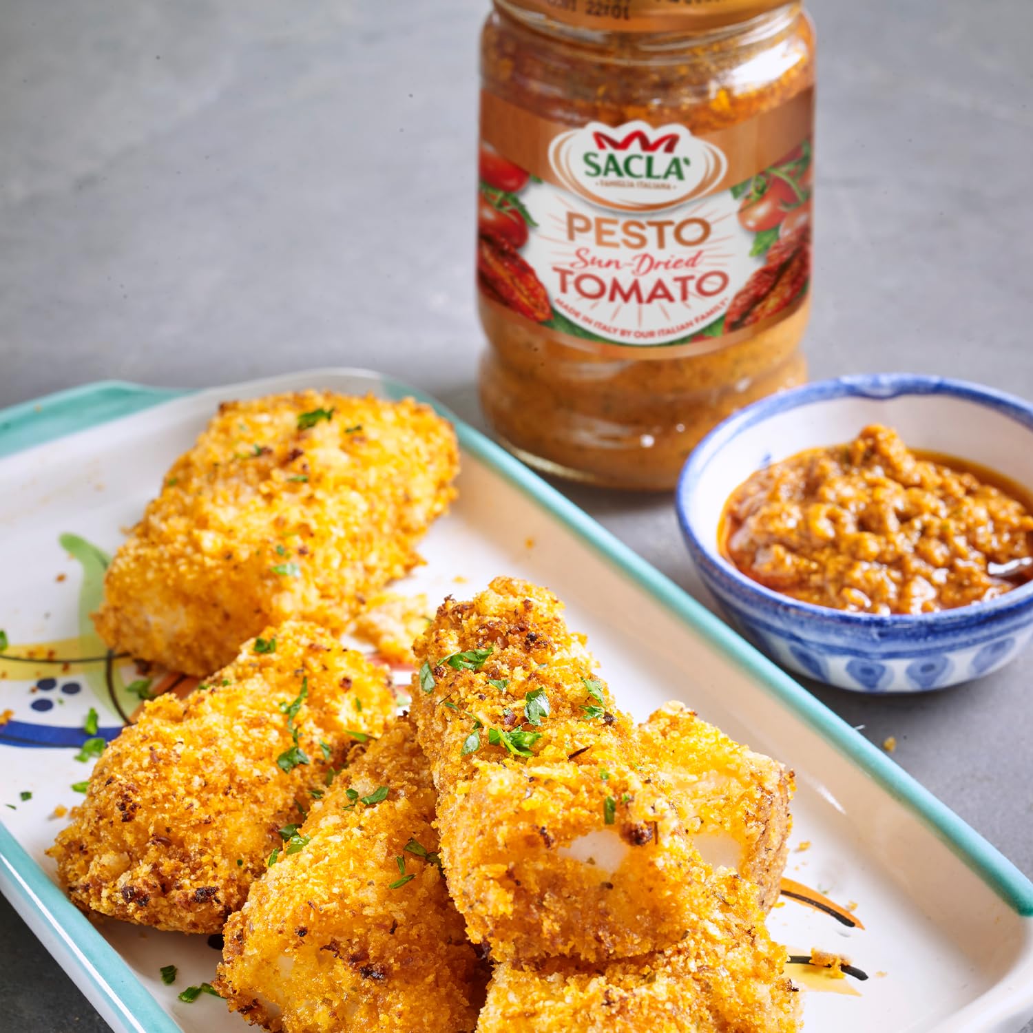 Sacla Pesto Italian Sun Dried Tomato Sauce - 190g | Made with Basil, Parmigiano Reggiano & Cashew Nuts 2