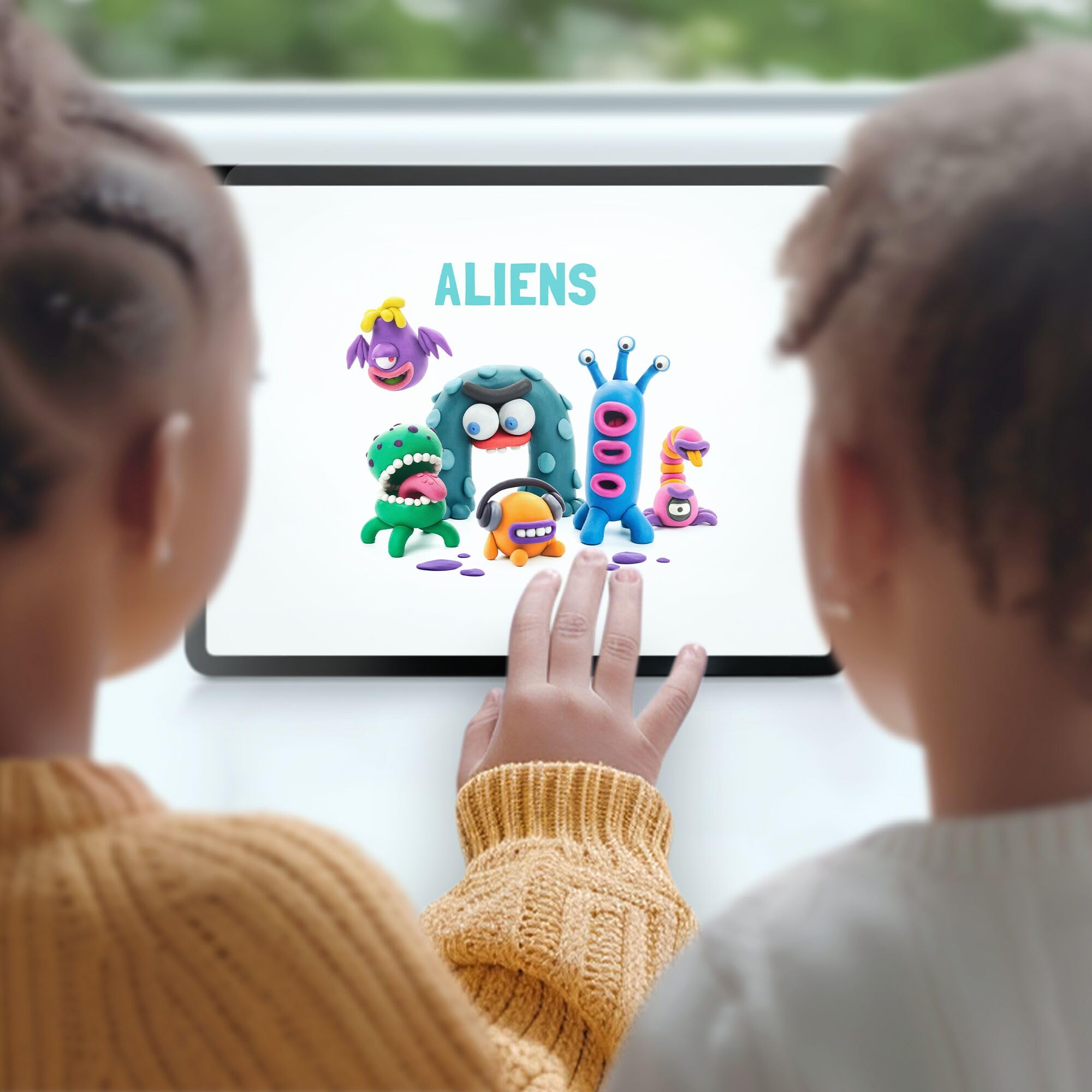 Hey Clay Aliens Set - Air Dry Clay Kit for Kids with 15 Vibrant Colors 12