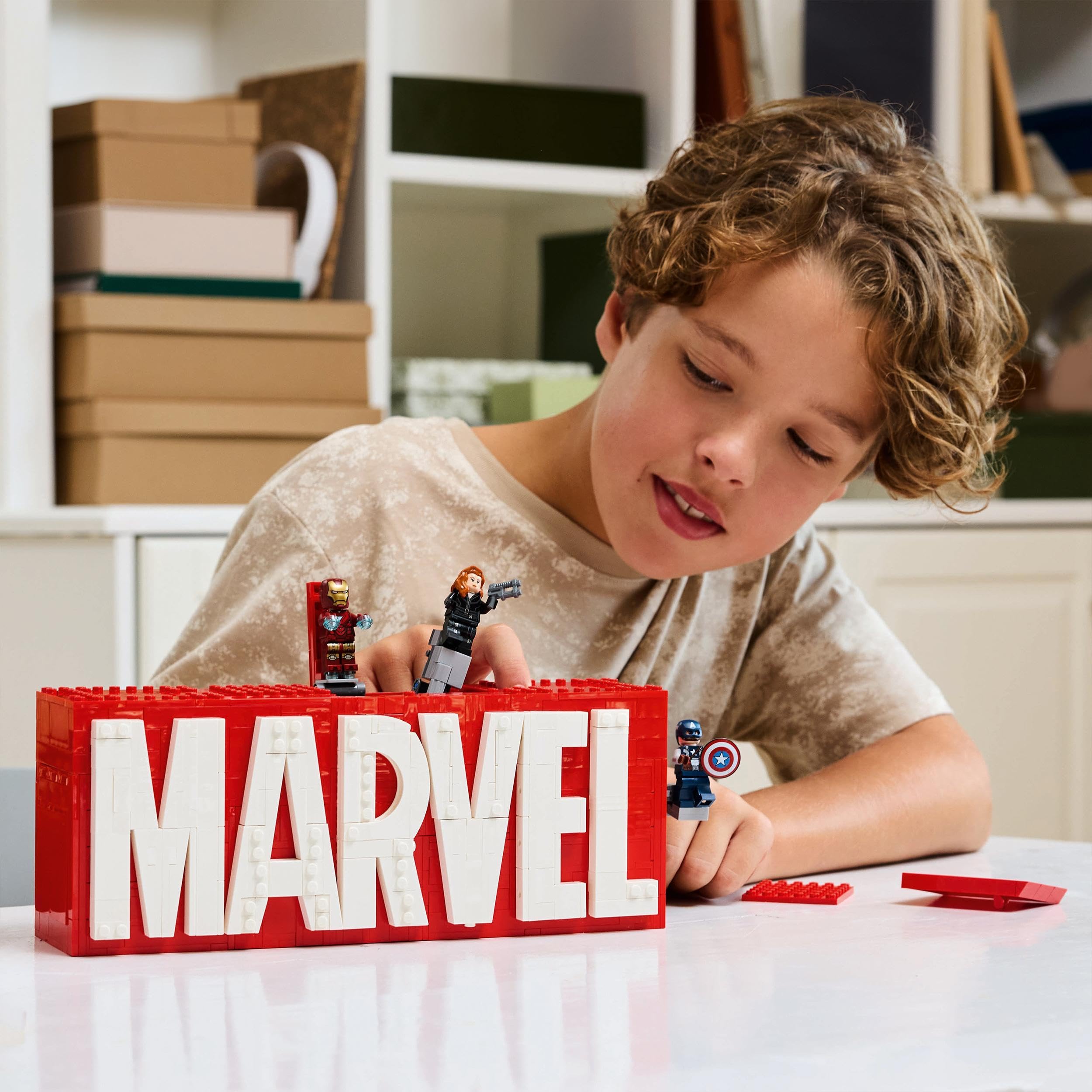 LEGO Marvel: MARVEL Logo & Minifigures - Buildable Super Hero Playset for Ages 12+ 2