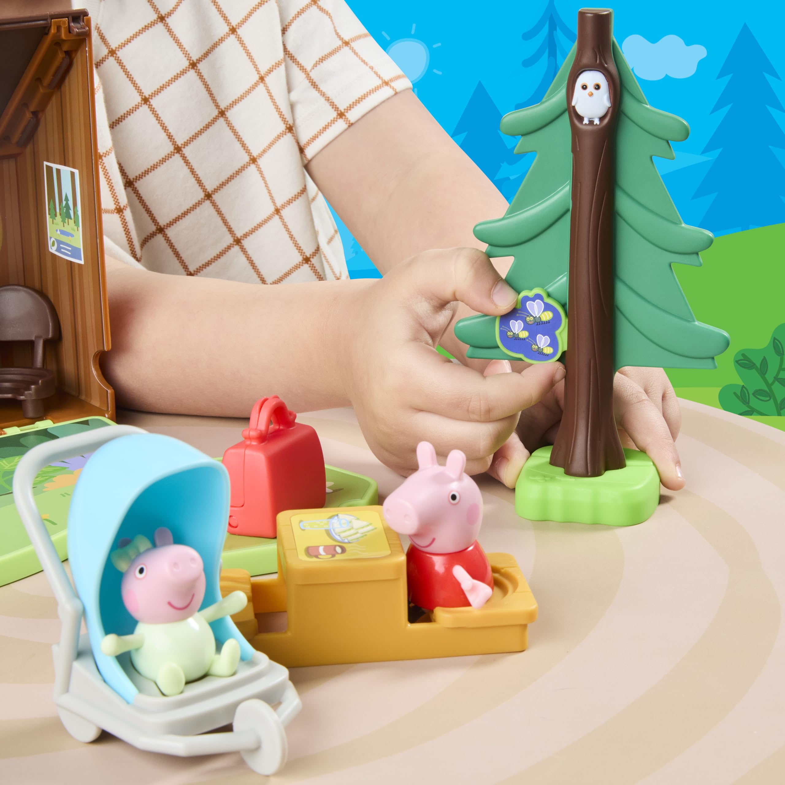 Peppa Pig Peppa's Travels: Cabin Adventure Playset with Fold-Up House, 2 Figures, 6 Accessories | Ages 3+ 8