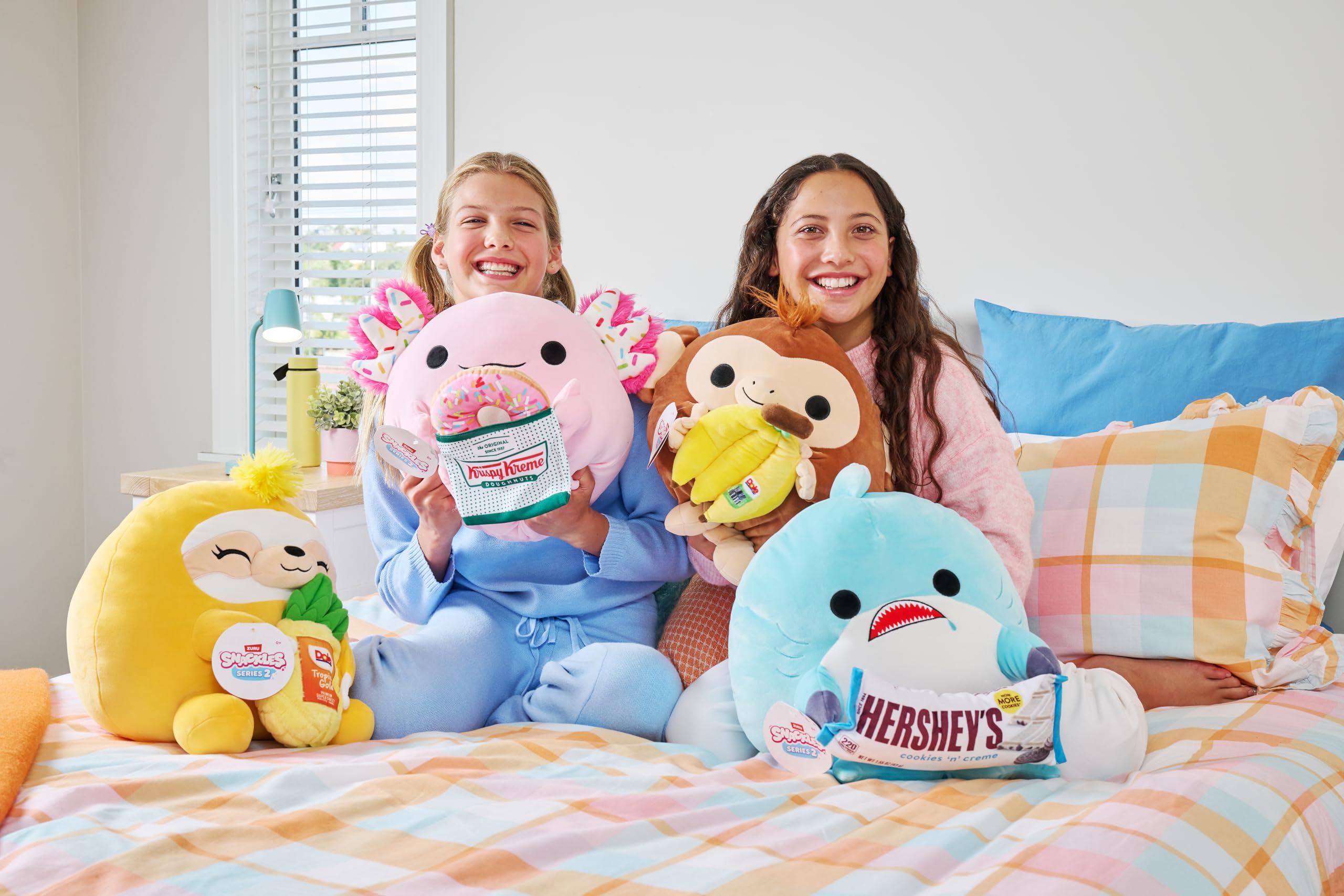 Snackles Series 2 - Pink Shrimp Plush Toy with Sour Cream & Onion Pringles 4