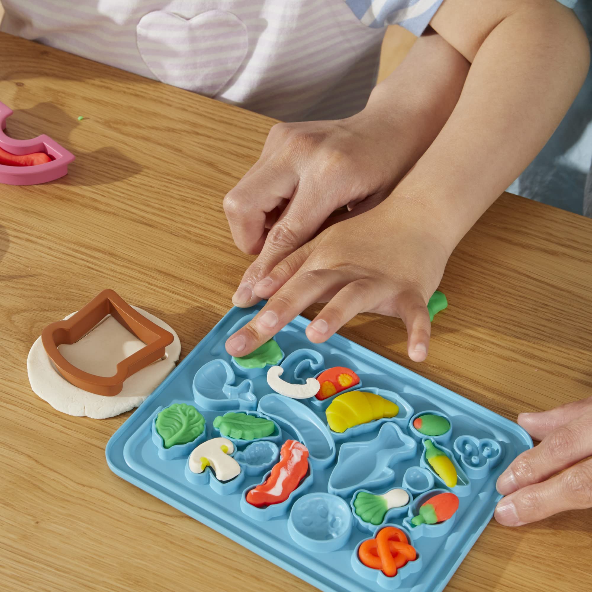 Play-Doh Little Chef Starter Set - 14-Piece Kitchen Playset for Ages 3+ 4