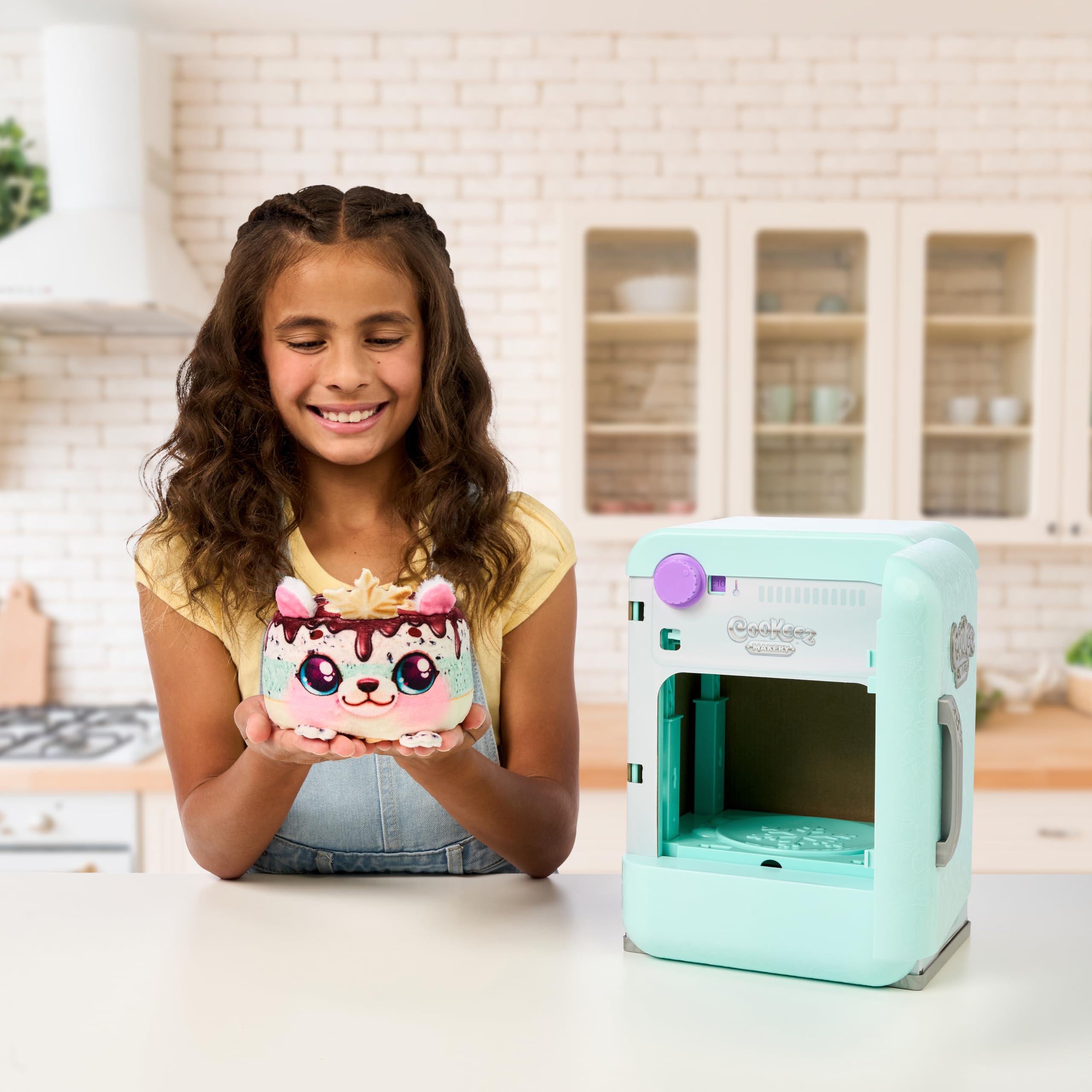 Cookeez Makery Freezy Cakez - Mix & Decorate Interactive Plush Playset for Kids 5-12 3