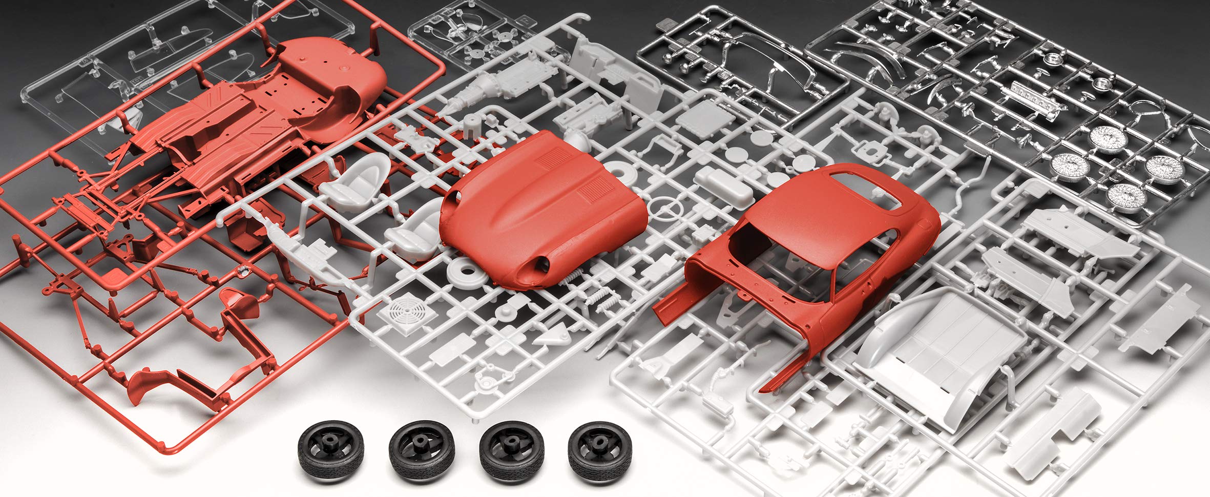 Revell RV07668 Jaguar E-Type Coupé Model Kit | 1:24 Scale Plastic Car Model 7