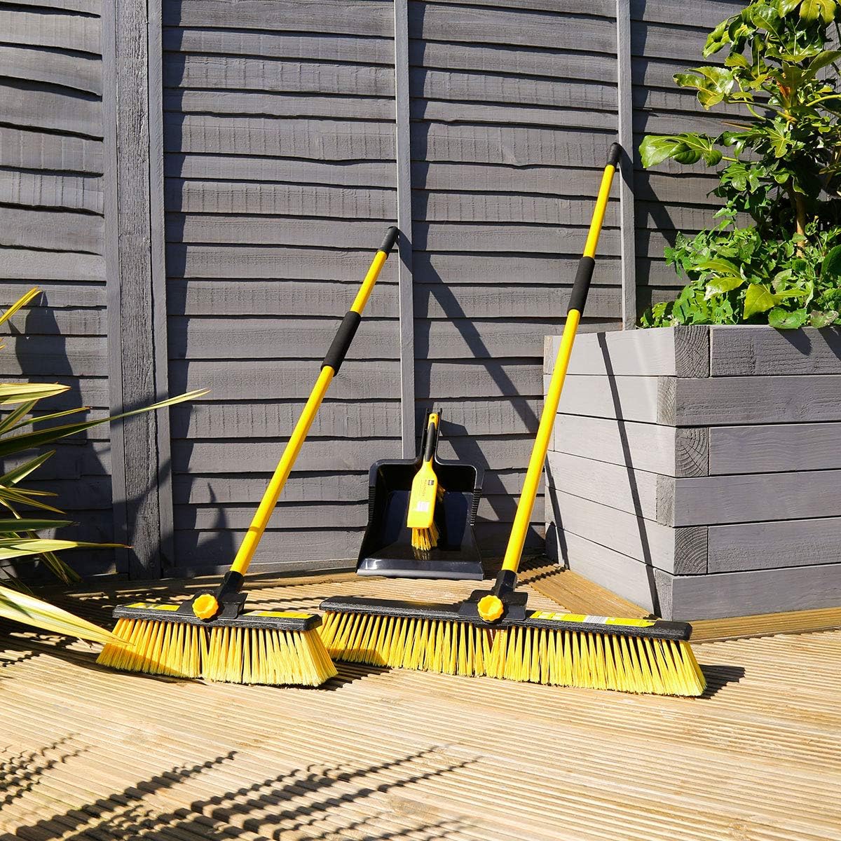 Charles Bentley - Bulldozer Heavy Duty Dustpan & Brush Set 4