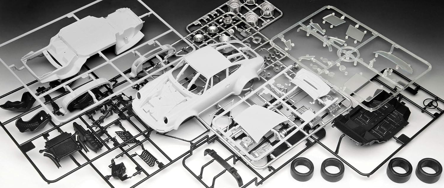 Revell Porsche 934 RSR 'Martini Racing' 1:24 Plastic Model Kit - Building Toy for Ages 3+ 10