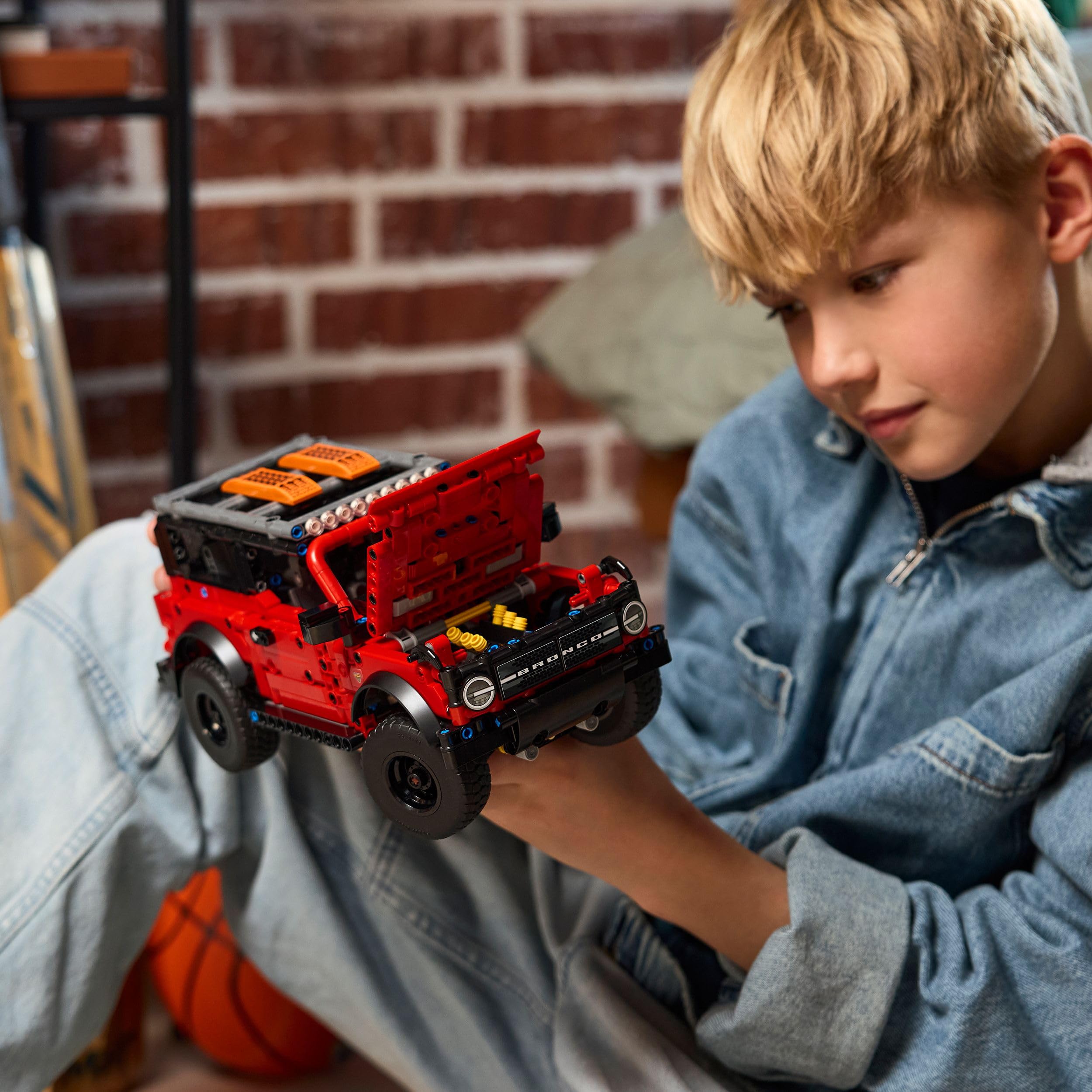 LEGO Technic Ford Bronco SUV Building Kit - Off-Road Vehicle Model with Moving Parts for Ages 9+ 3