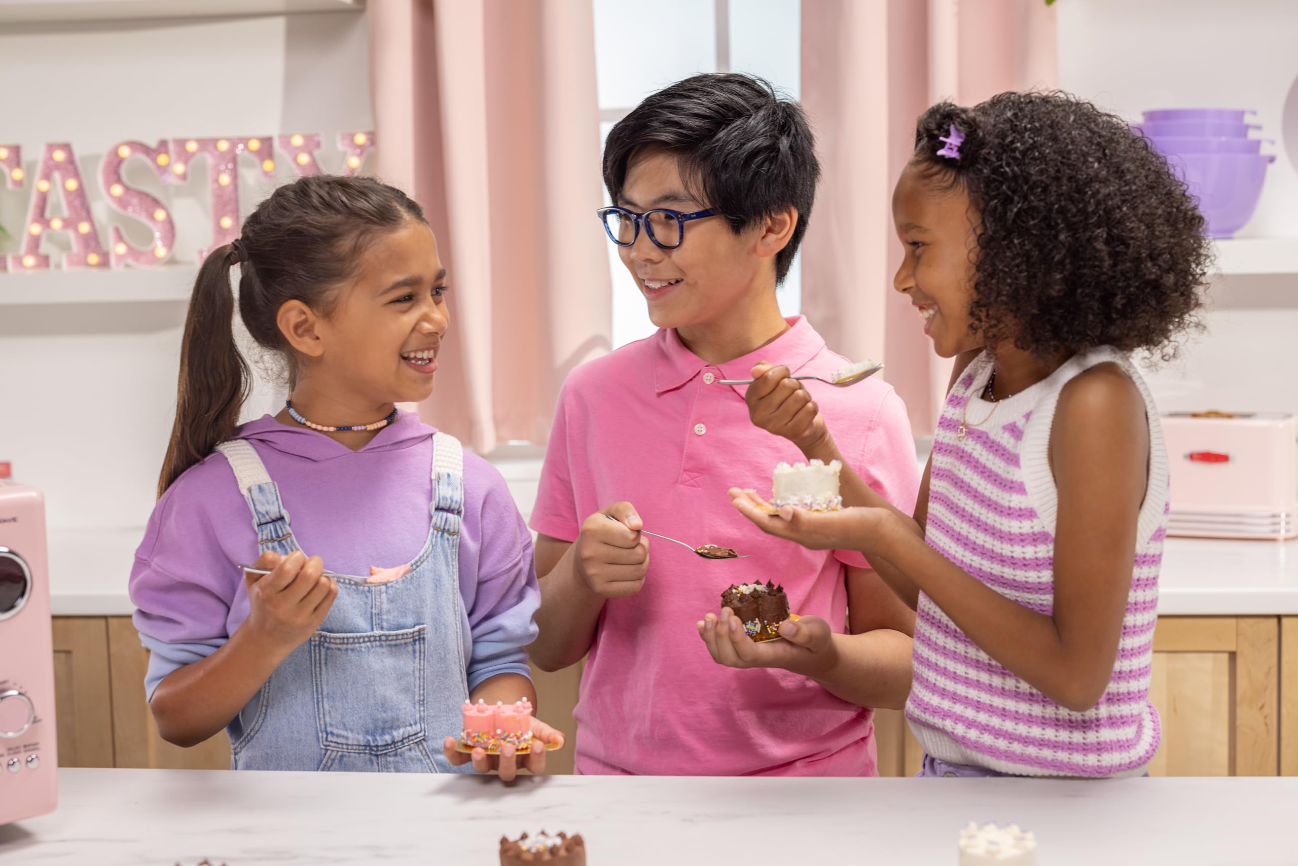 Tasty Tinies Bake Shop Strawberry Cake Mix Kit with Pink Frosting & Sprinkles | Makes 2 Mini Cakes 6