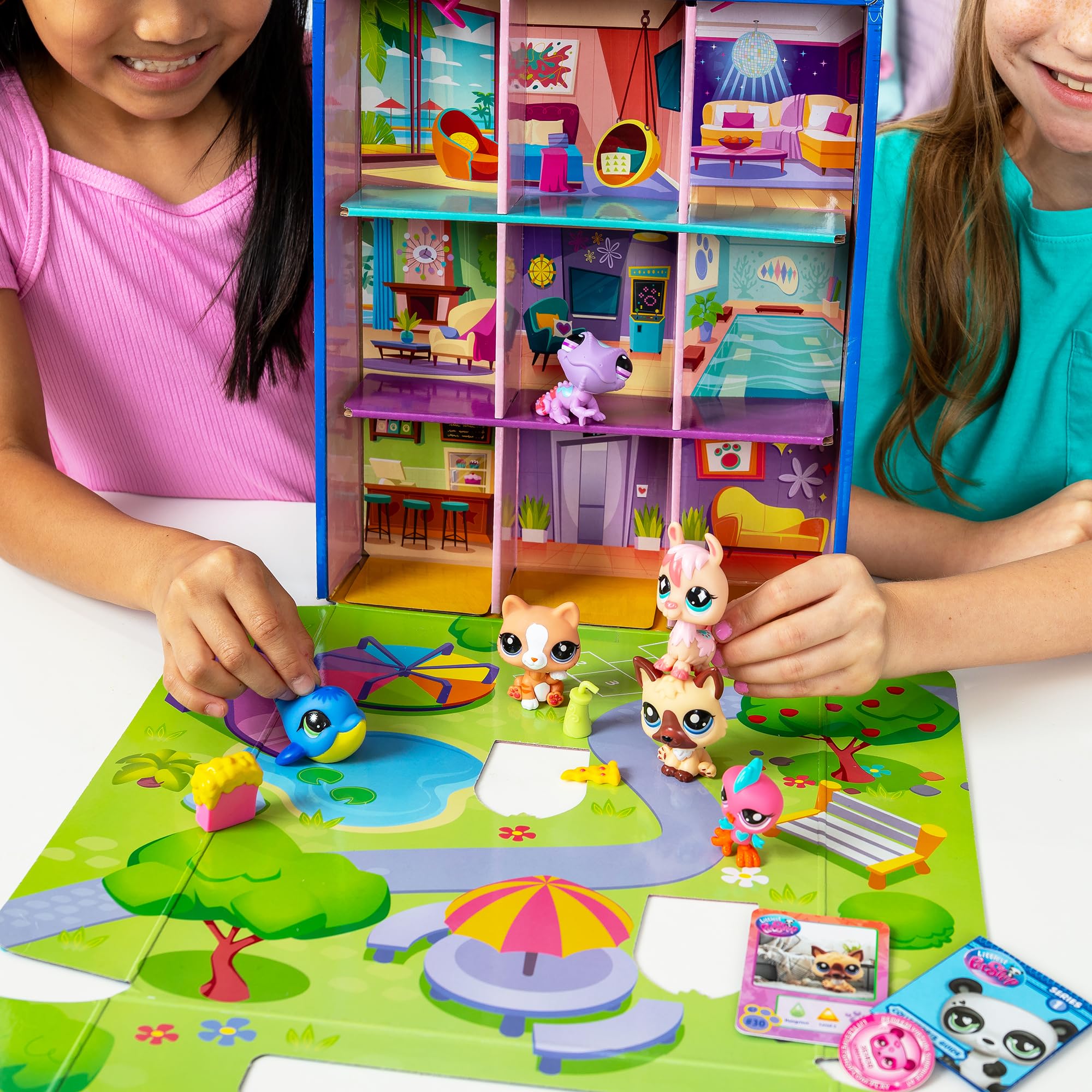 Littlest Pet Shop Bandai Playful Pet Hotel - 6 LPS Minis with Accessories & Virtual Code 12
