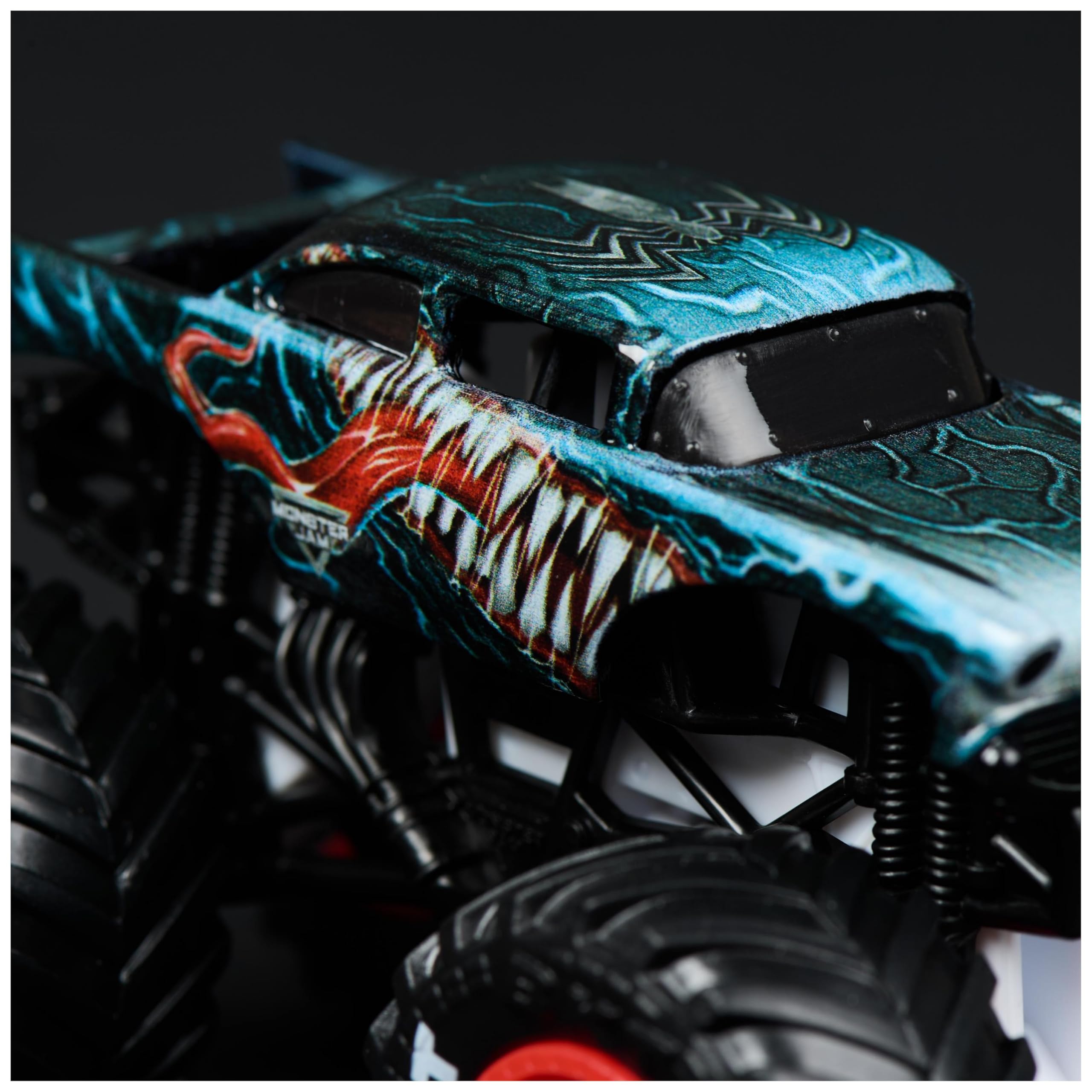 Monster Jam Marvel Iron Man vs War Machine Die-Cast Truck 2-Pack - 1:64 Scale 7