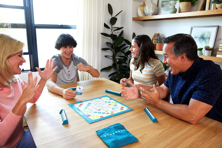 Mattel Games Scrabble Spanish Version HXV99 Board Game