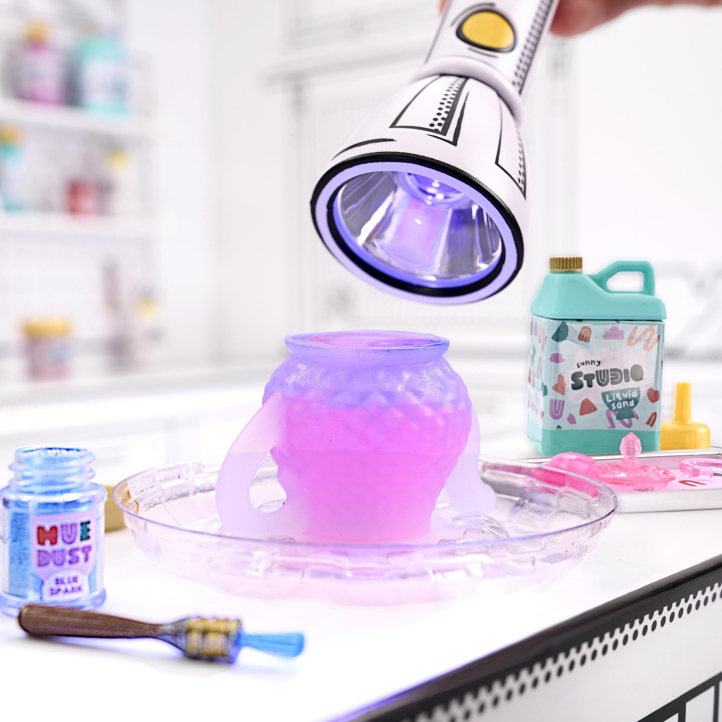 MGA's Miniverse Make It Mini Lifestyle Series 2 - DIY Mini Collectibles Craft Kit 7
