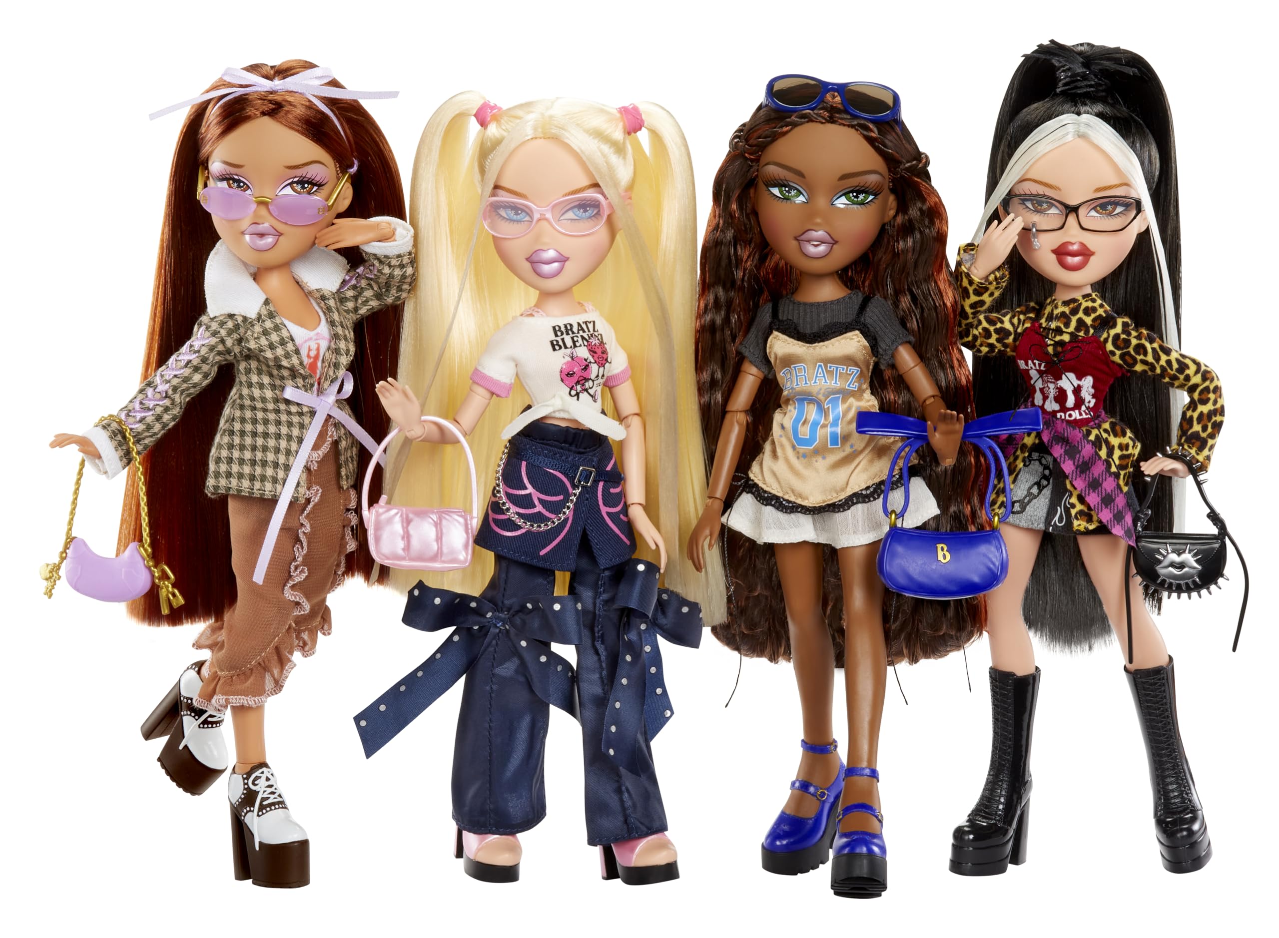 Bratz Stylin' Cloe Fashion Doll with Customizable T-Shirt and Matching Accessories 18