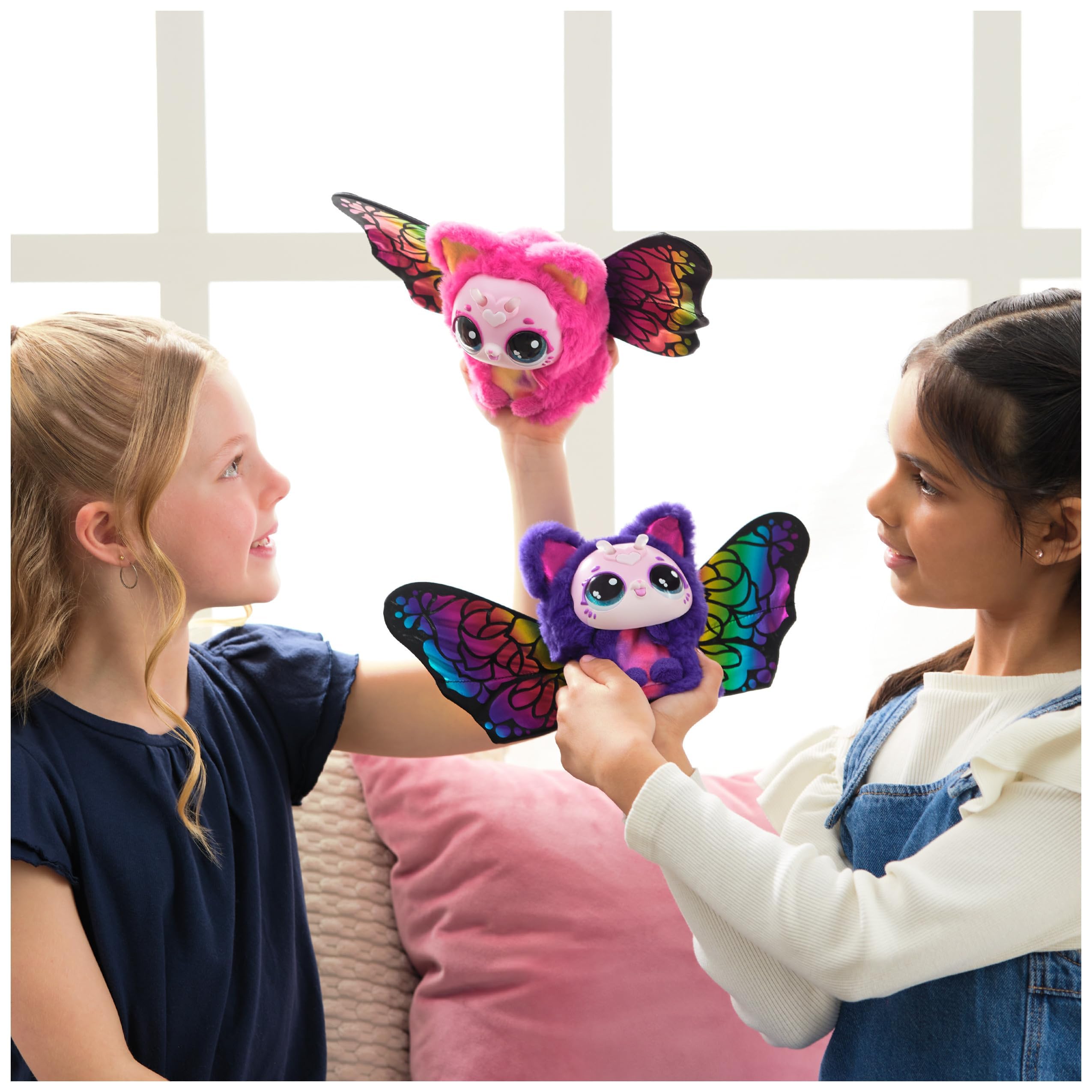 HATCHIMALS Bloomables Kittyfly Surprise Interactive Toy with Flower and Accessories 9
