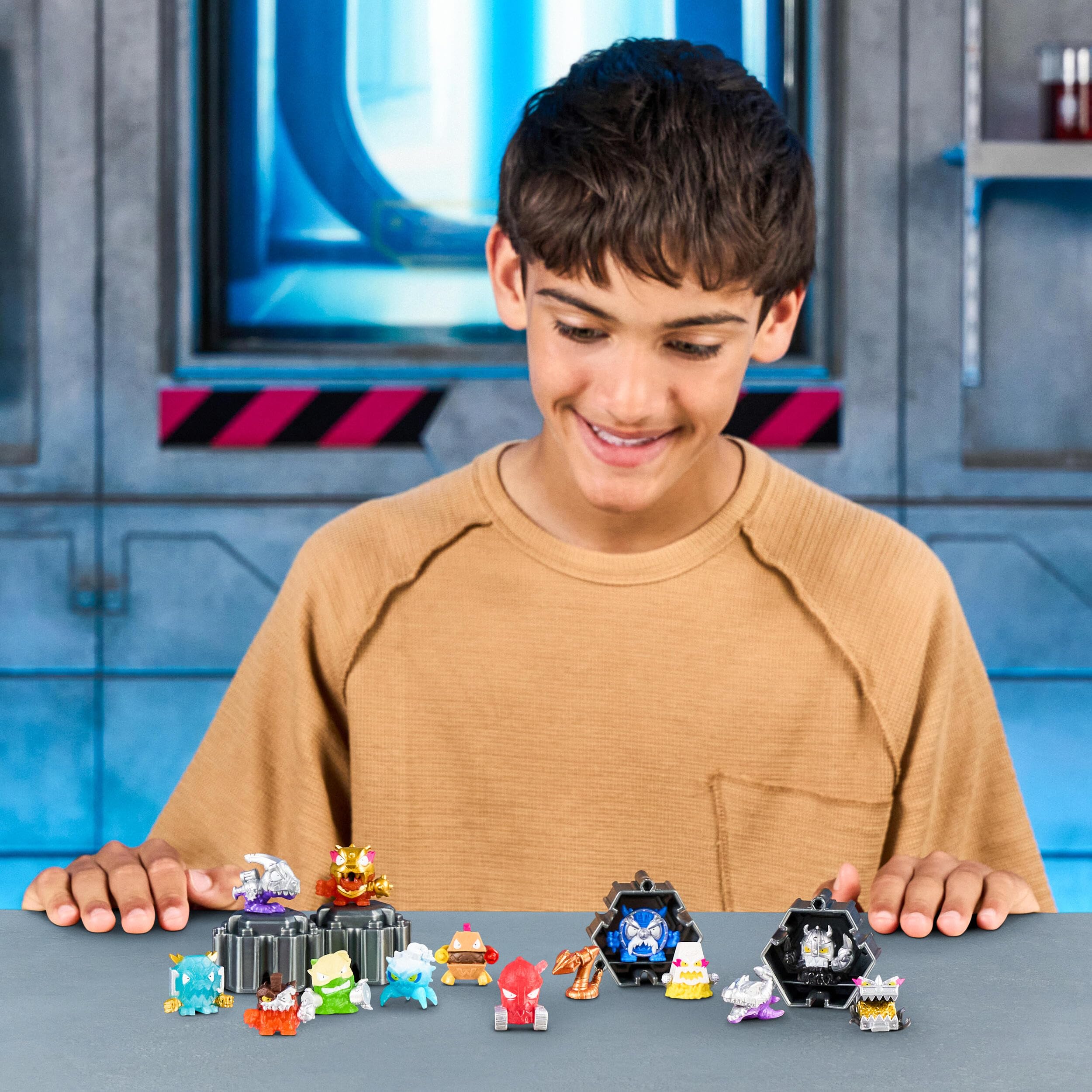 MRBEAST LAB Battle Fusion Series Mega Lab Pack - 14 Figures | Rust Reveal | Ages 3+ 2