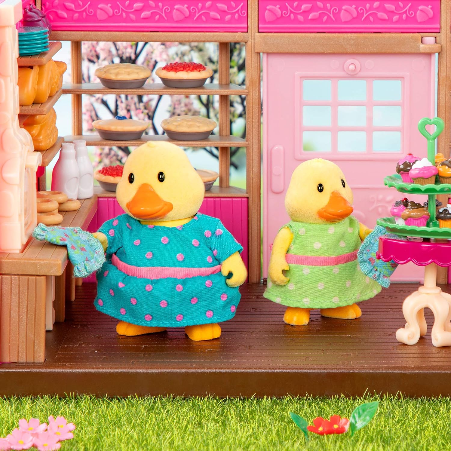 Li'l Woodzeez Quickquack Duck Family – 5pc Set with Miniature Figurines & Storybook – Imaginative Play for Kids 3+ 7